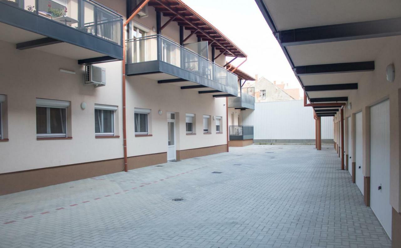 Trika Apartman Sárvár Kültér fotó